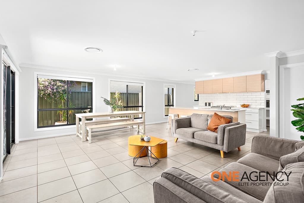 27 Brushgrove Circuit, Calderwood, Calderwood - Thumbnail 3