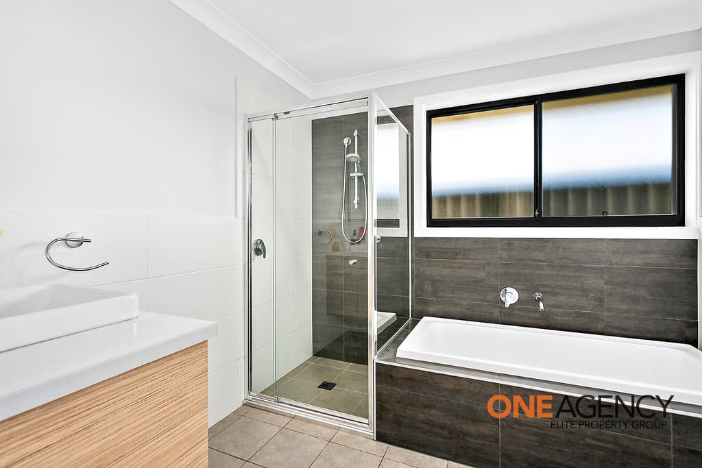 27 Brushgrove Circuit, Calderwood, Calderwood - Thumbnail 7