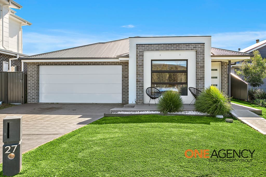 27 Brushgrove Circuit, Calderwood, Calderwood - Image 1