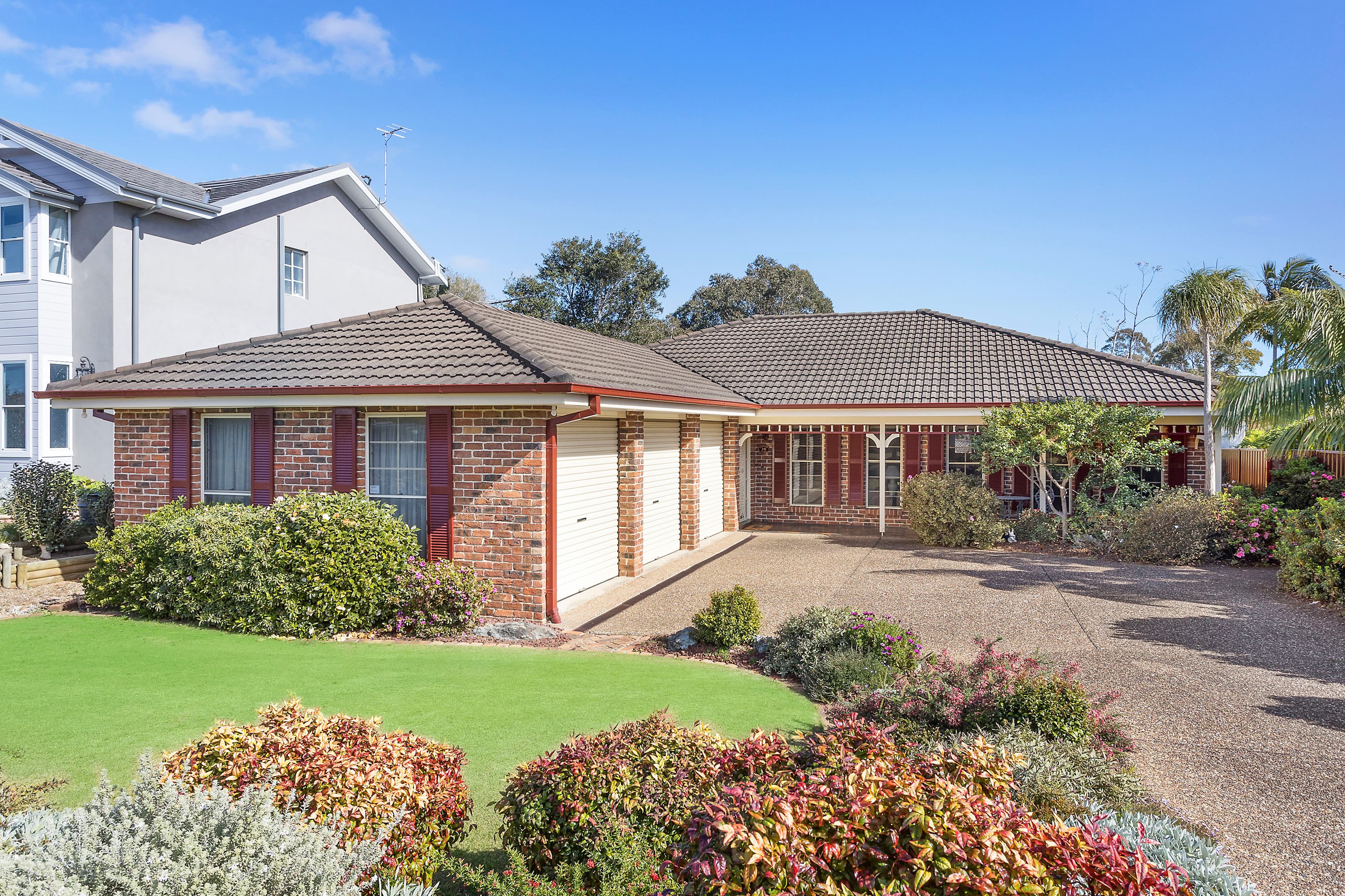 16 Elliston Place, Barden Ridge, Barden Ridge - Thumbnail 2