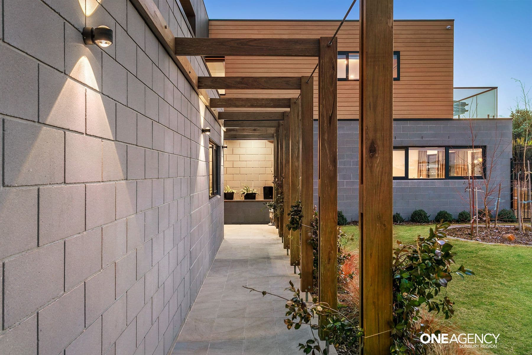 13 Lampton Way, Sunbury, Sunbury - Thumbnail 3