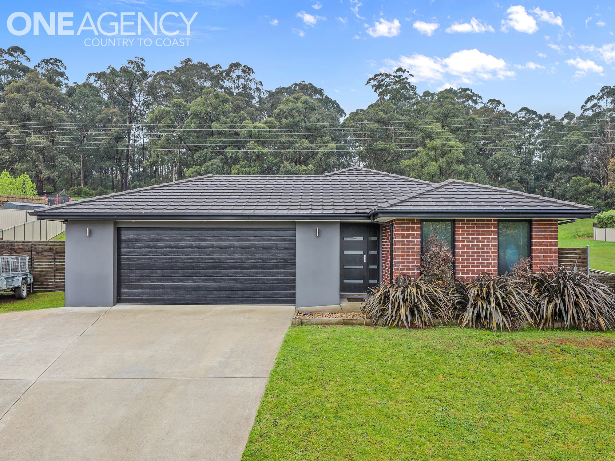 8 Valleyview Grove, Drouin, Drouin - Image 1
