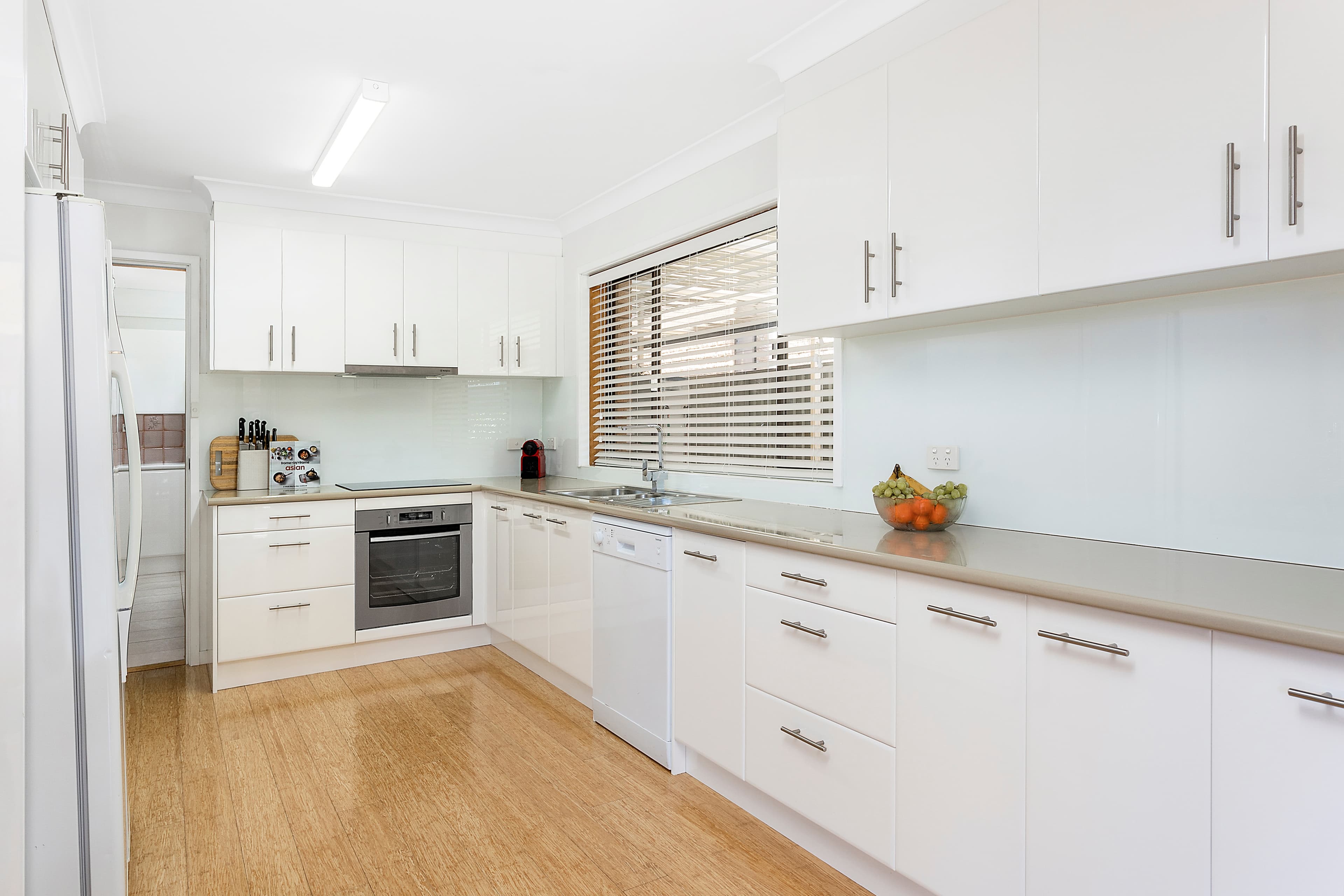 32 Wilbung Road, Illawong, Illawong - Thumbnail 3