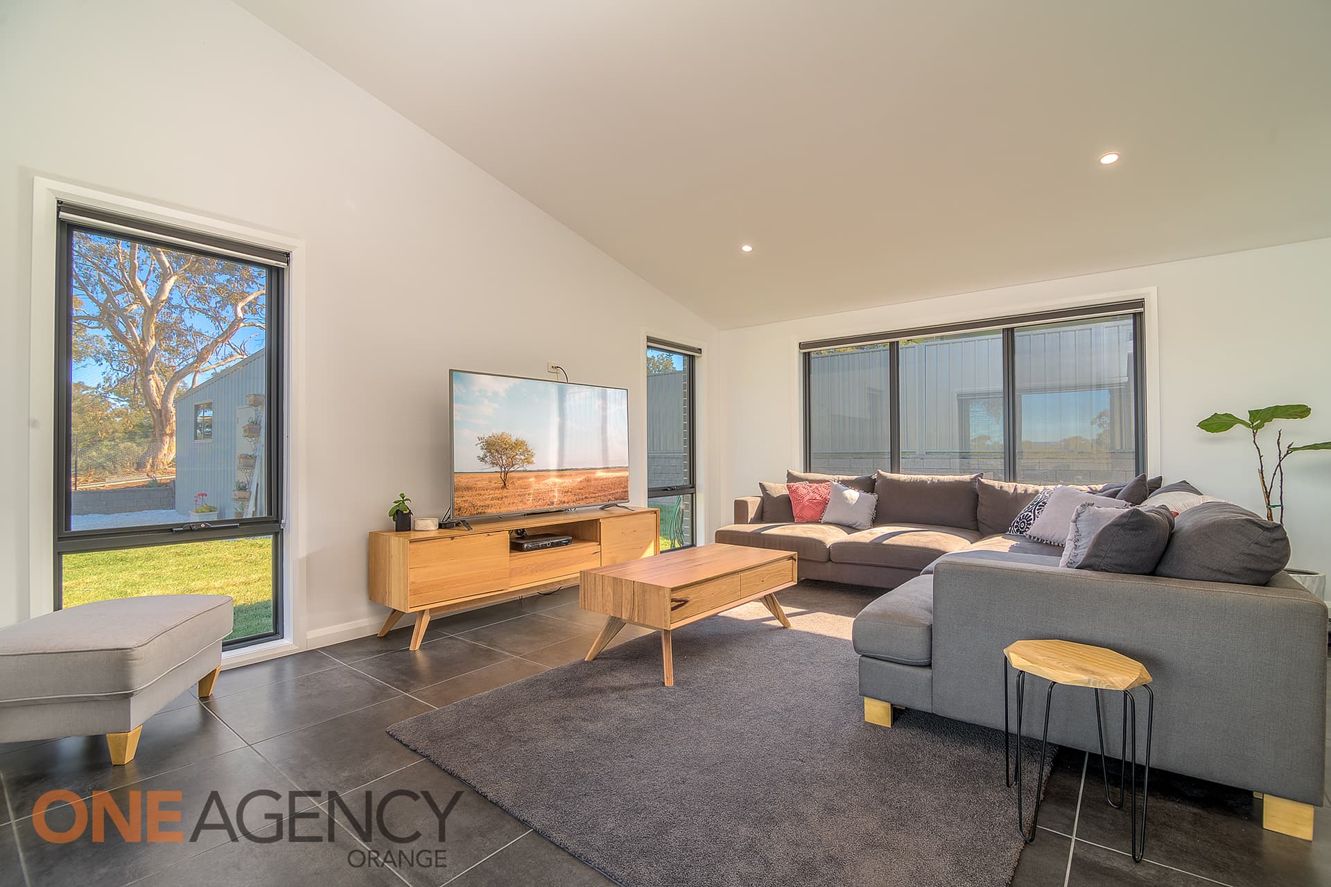 22 Stevenson Way, Orange, Orange - Thumbnail 2