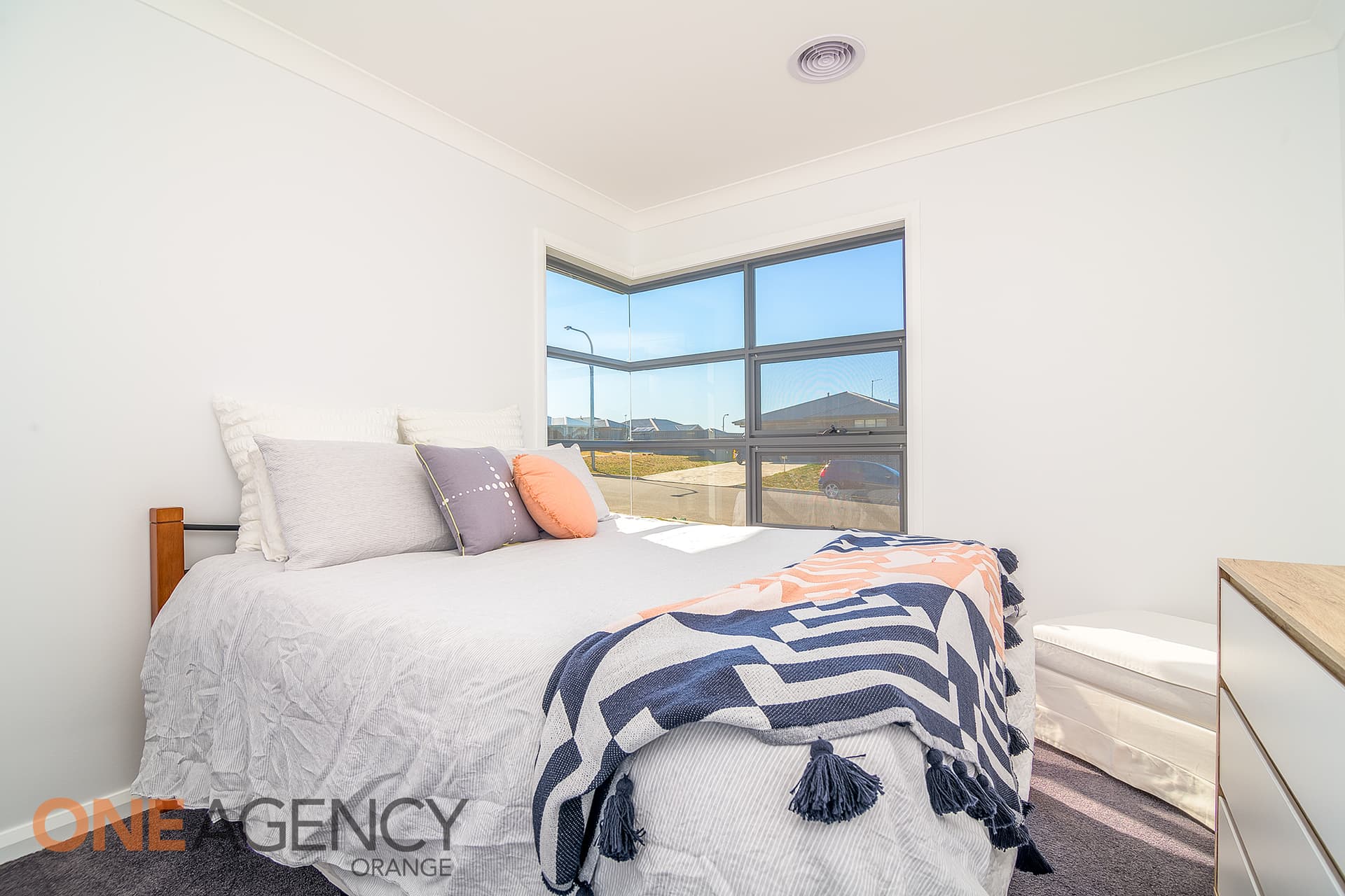 22 Stevenson Way, Orange, Orange - Thumbnail 8