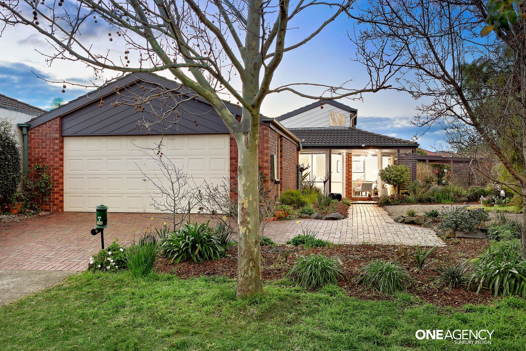 7 Ohara Court, Taylors Lakes, Taylors Lakes - Thumbnail 2