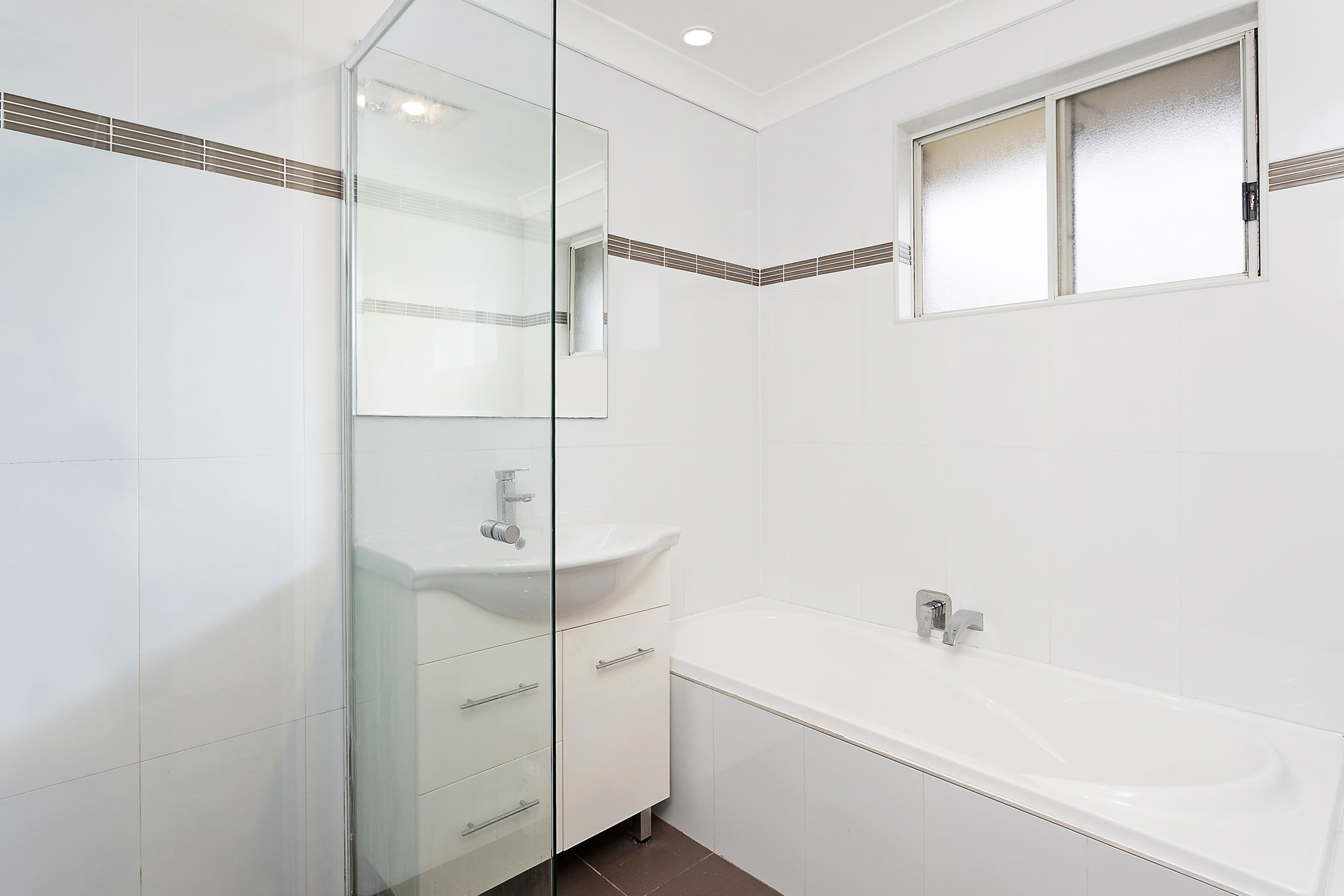 17 Gerald Road, Illawong, Illawong - Thumbnail 4