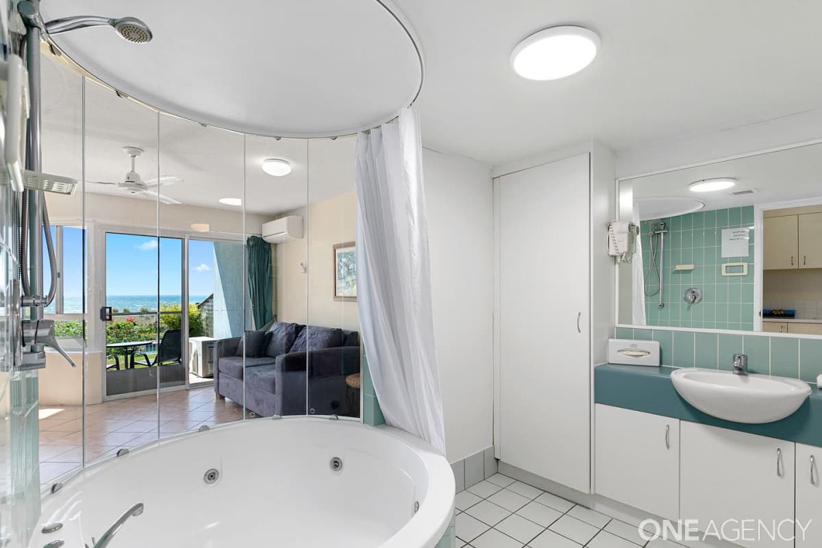 163/17 Buccaneer Drive, Urangan, Urangan - Thumbnail 7