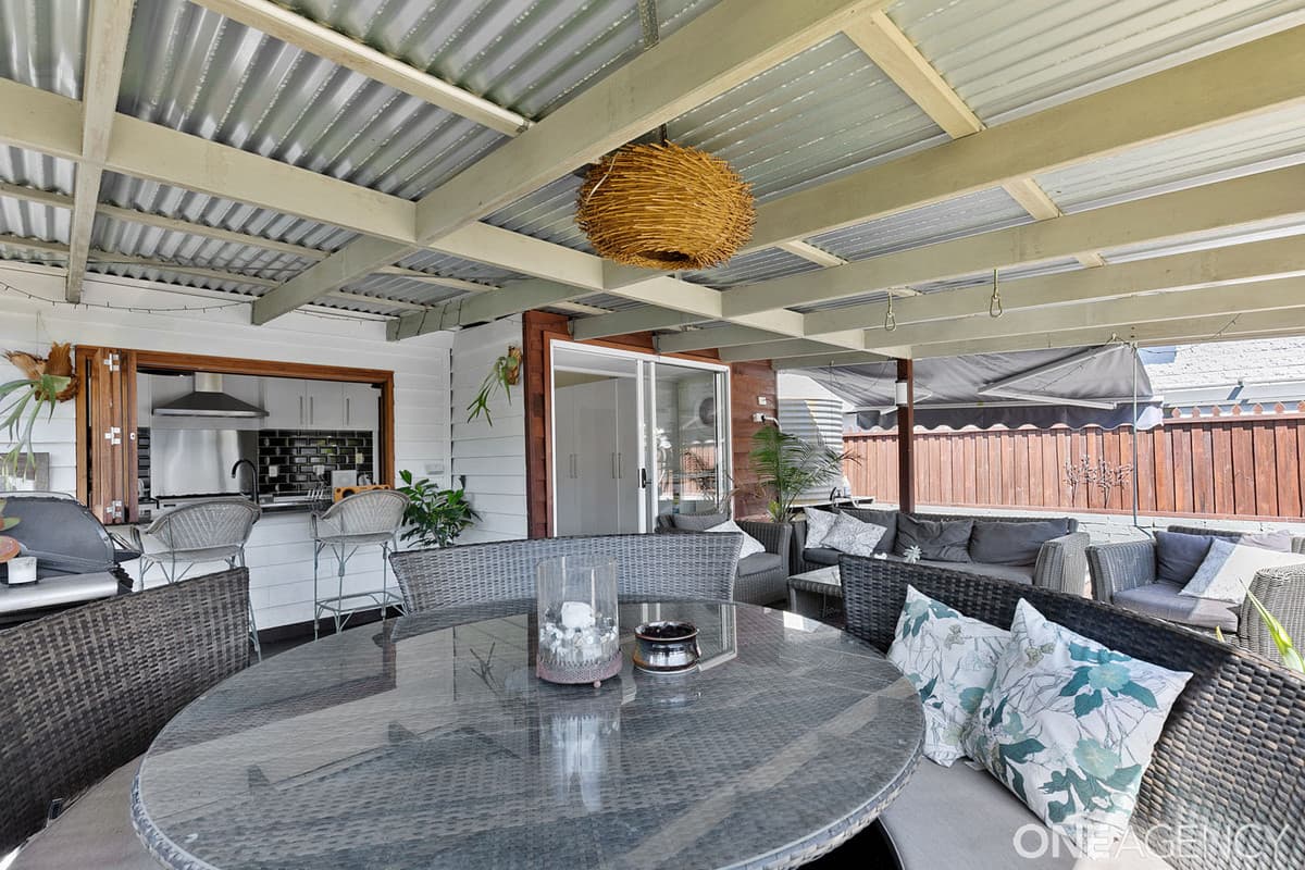 18 Ocean Street, Torquay, Torquay - Thumbnail 5