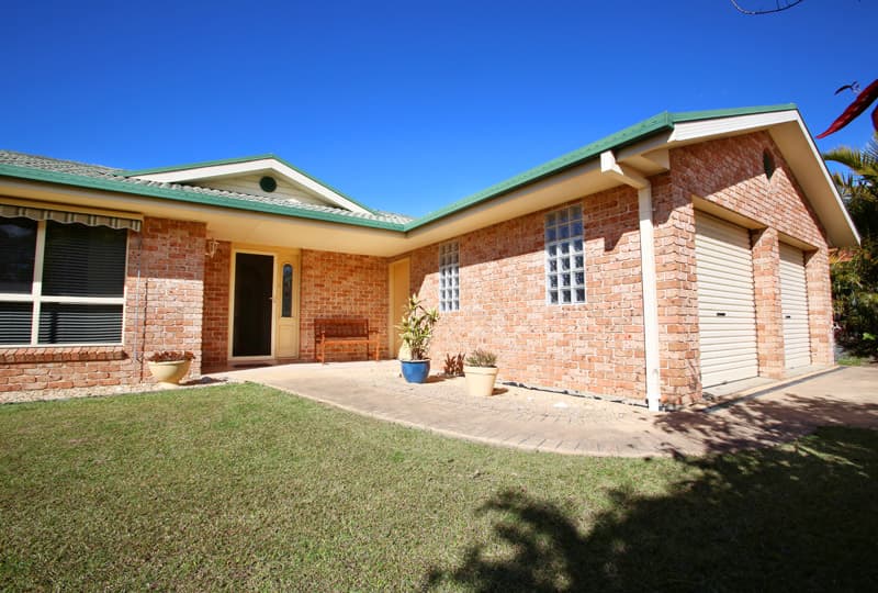 8 Crystal Drive, Sapphire Beach, Sapphire Beach - Thumbnail 2