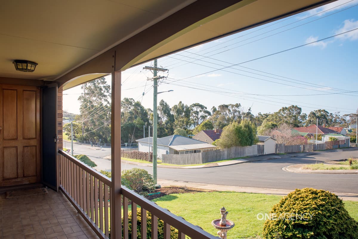 2 Tracey Street, Park Grove, Park Grove - Thumbnail 3
