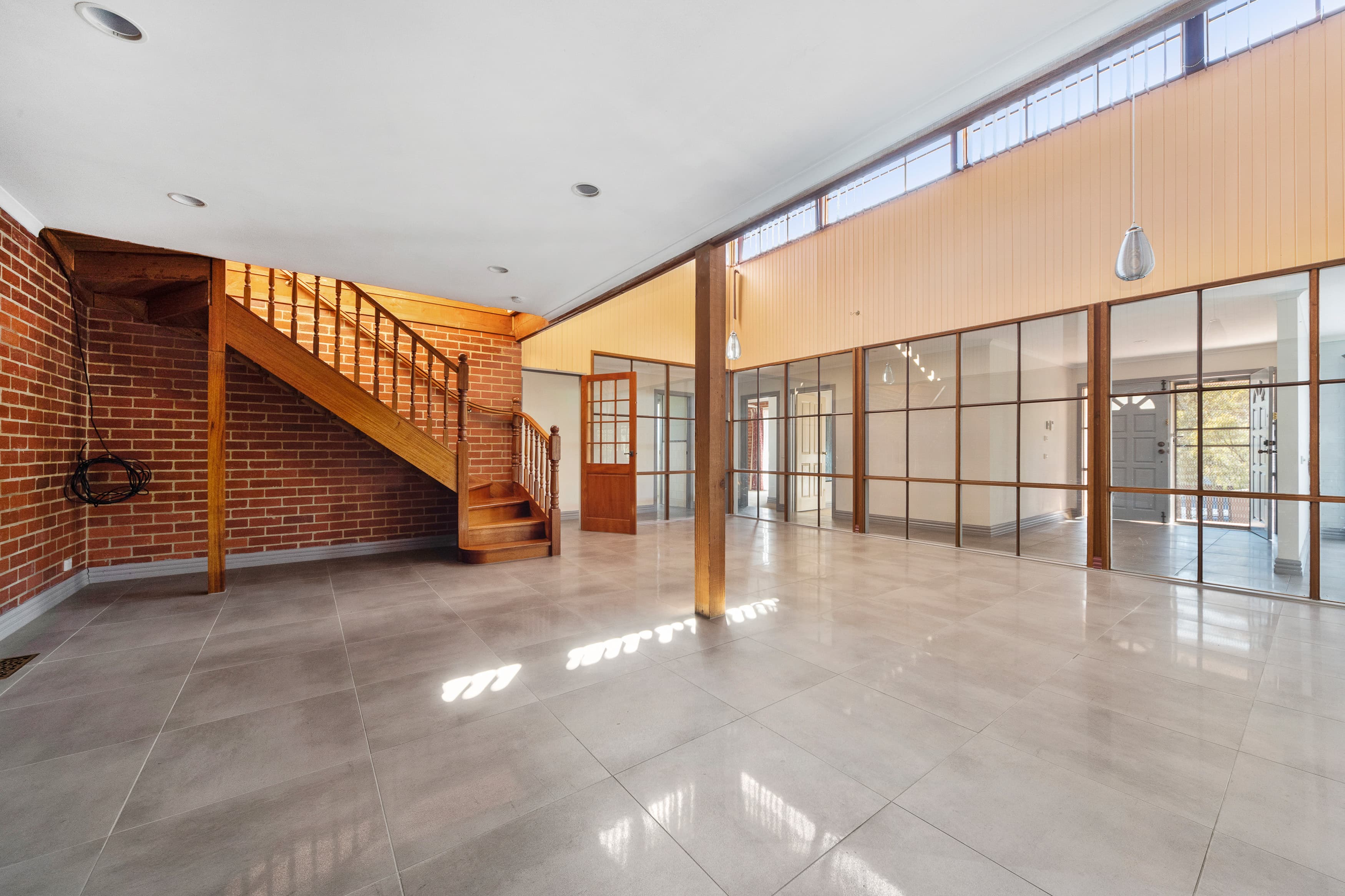 94 Guelph Street, Somerville, Somerville - Thumbnail 4