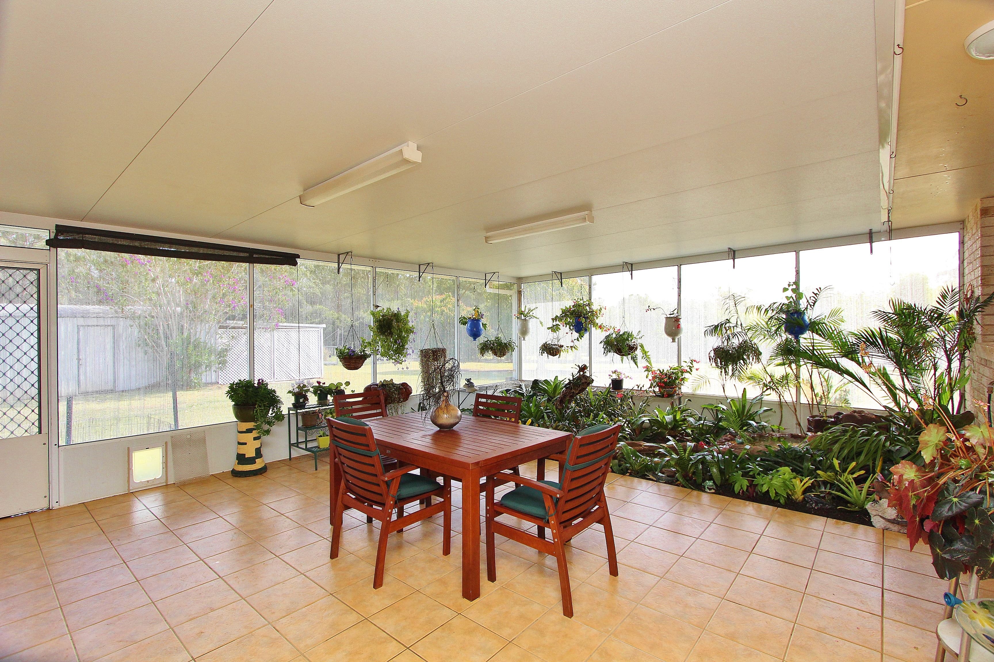 16 Brotherglen Drive, Kew, Kew - Thumbnail 3