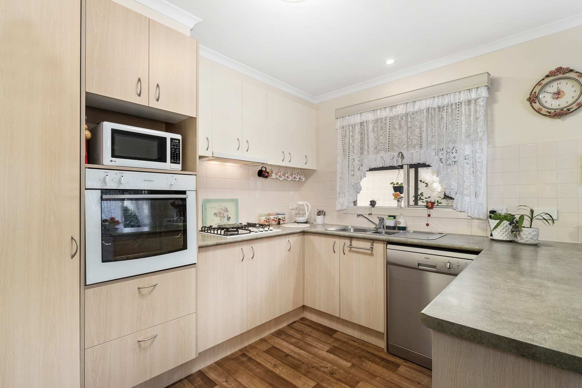 190/249 High Street, Hastings, Hastings - Thumbnail 4