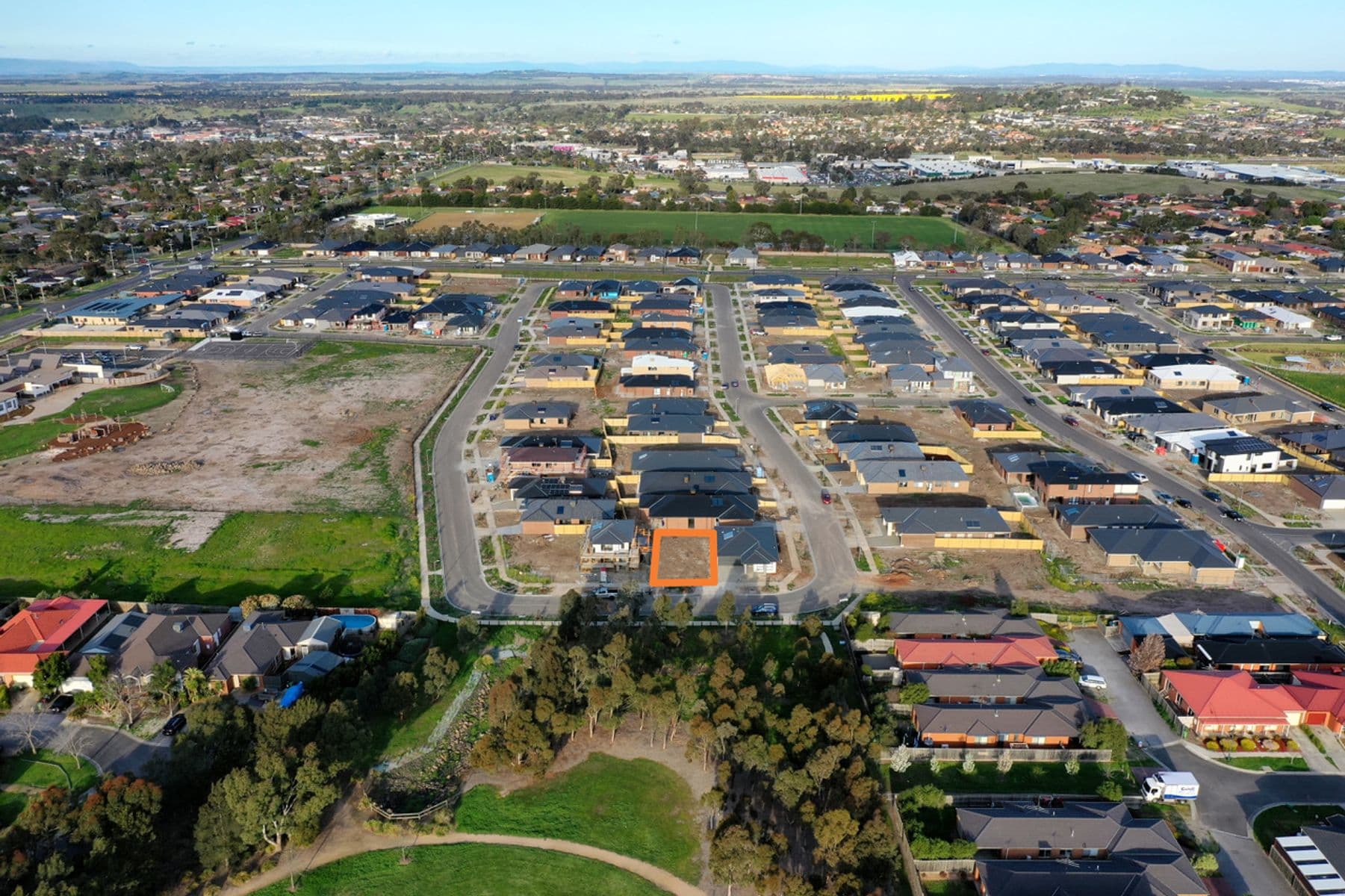 54 Light Horse Circuit, Sunbury, Sunbury - Thumbnail 3