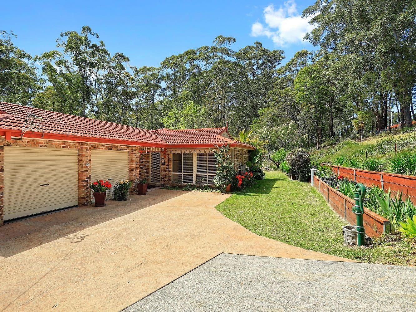 26 McArthur Drive, Falls Creek, Falls Creek - Thumbnail 2