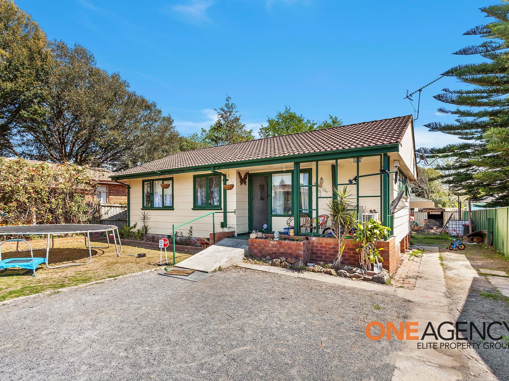 9 Sampson Crescent, Bomaderry, Bomaderry - Image 1