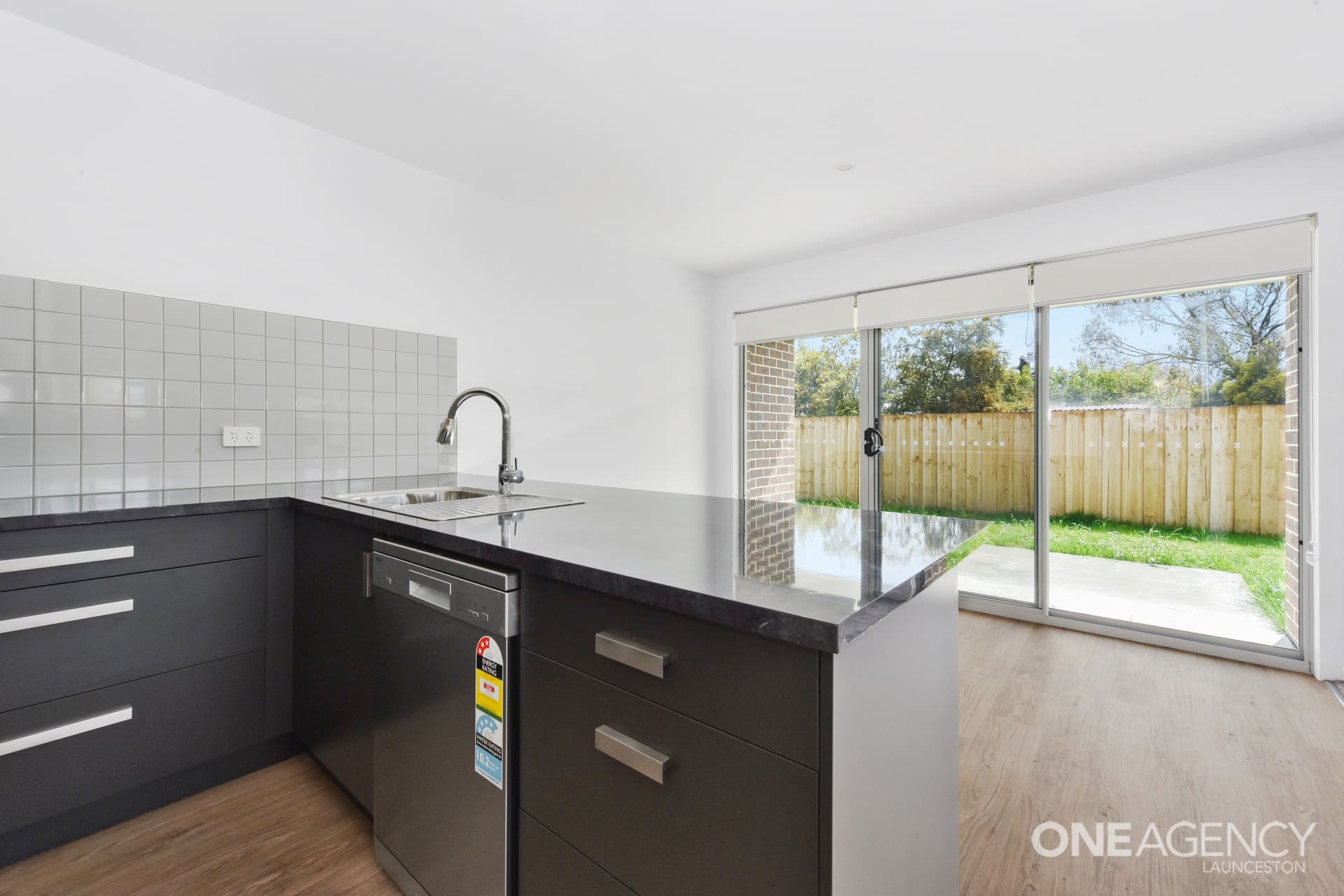8/172 Wellington Street, Longford, Longford - Image 1