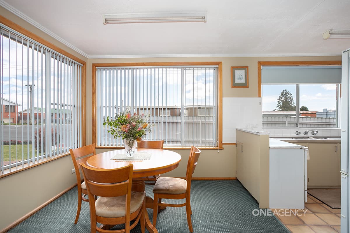 17 Churchill Avenue, Upper Burnie, Upper Burnie - Thumbnail 7