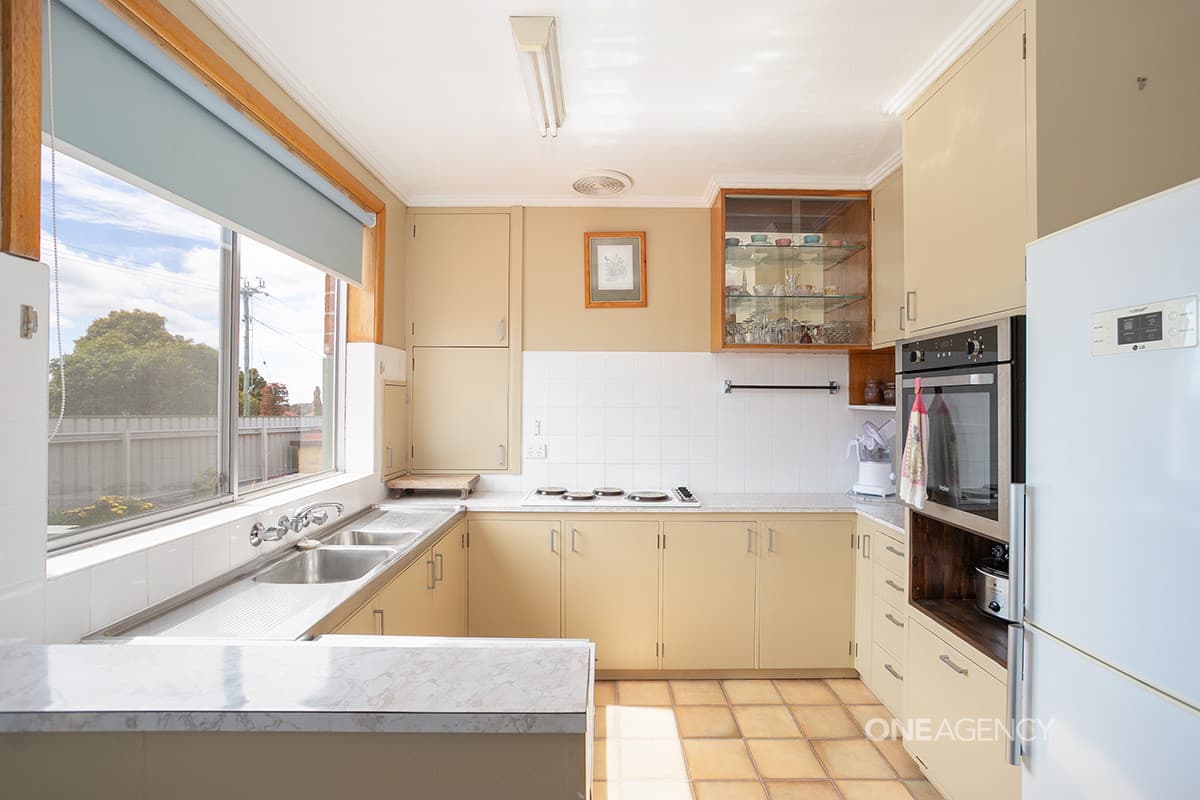 17 Churchill Avenue, Upper Burnie, Upper Burnie - Thumbnail 8