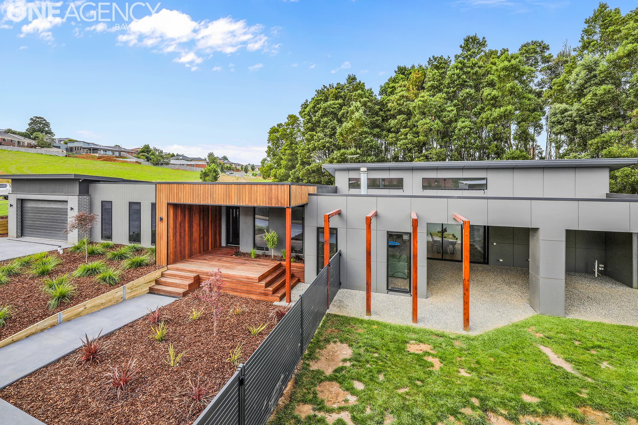 16 Dawson Drive, Warragul, Warragul - Thumbnail 2