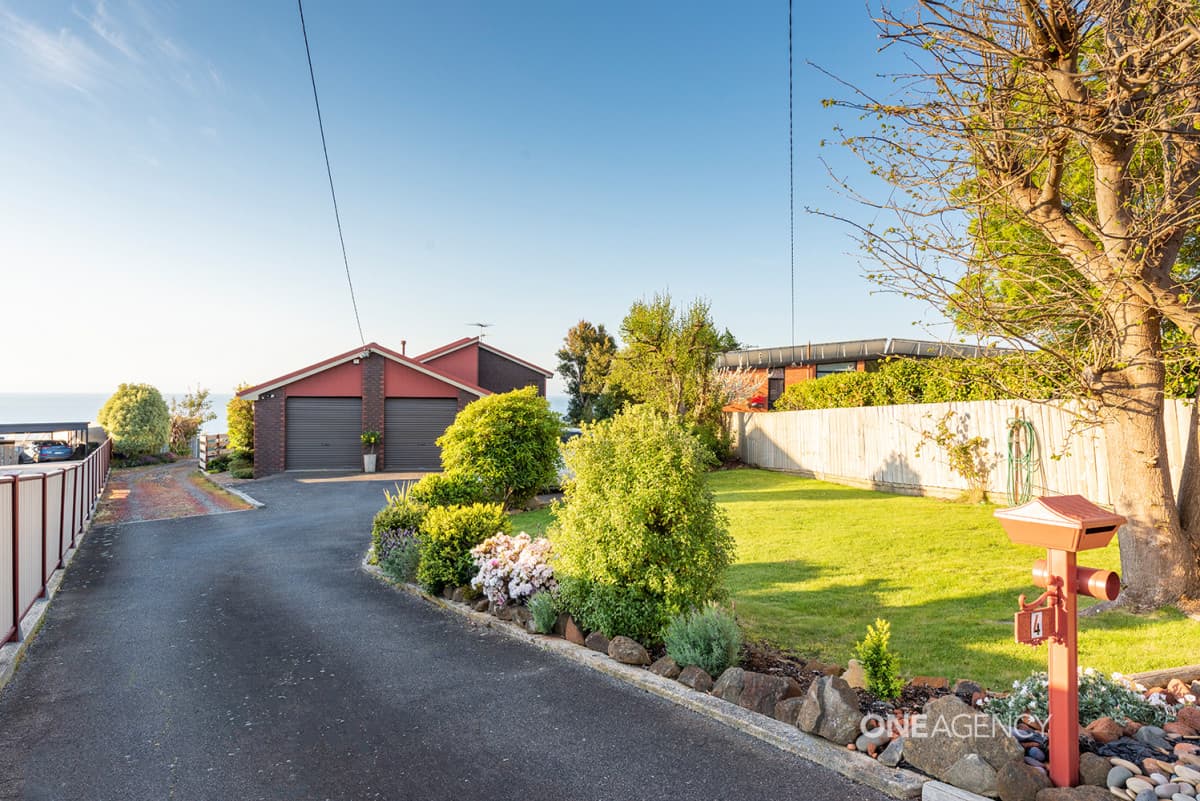 4 Richardson Crescent, Park Grove, Park Grove - Thumbnail 4