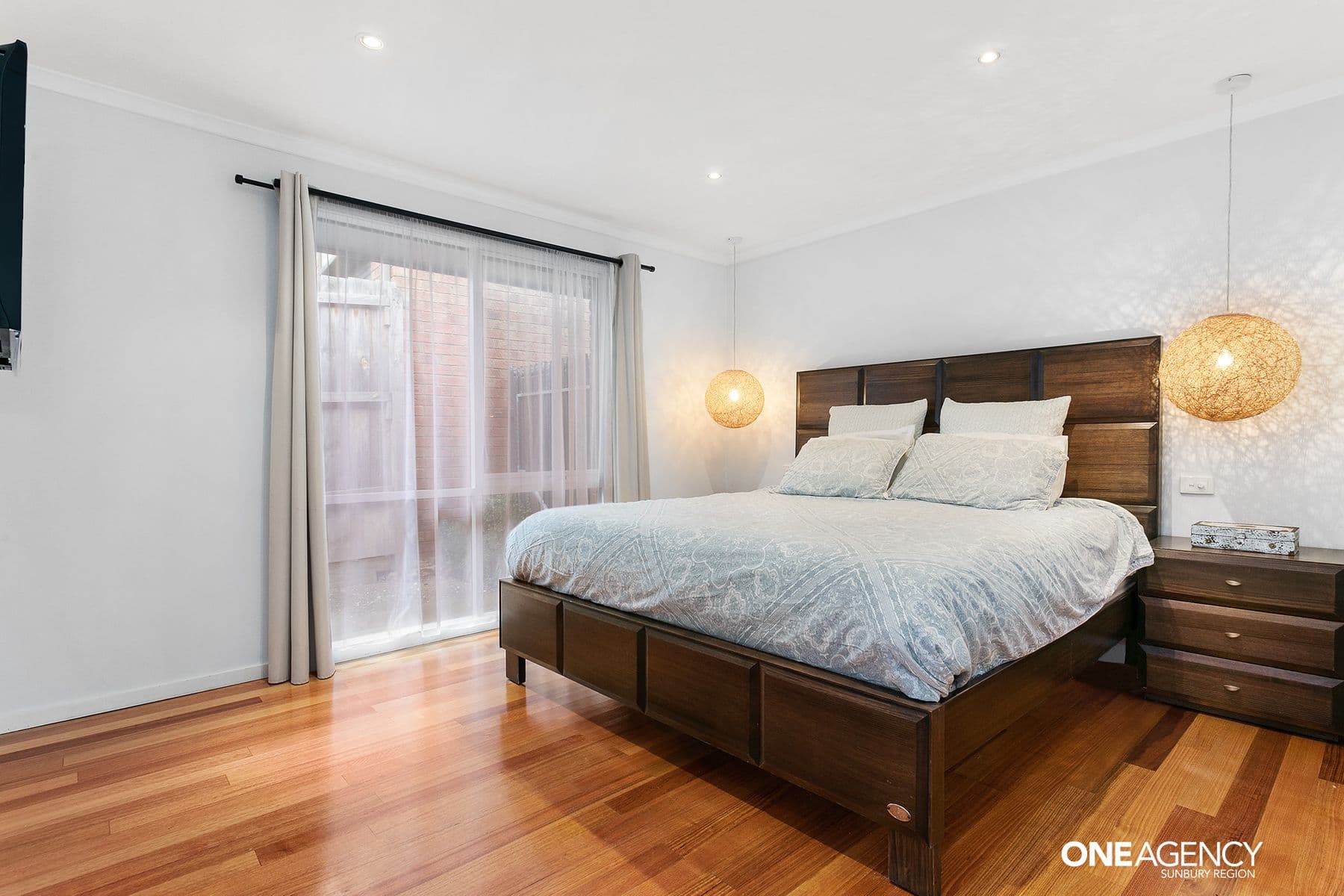 8 Atkinson Close, Sunbury, Sunbury - Thumbnail 4