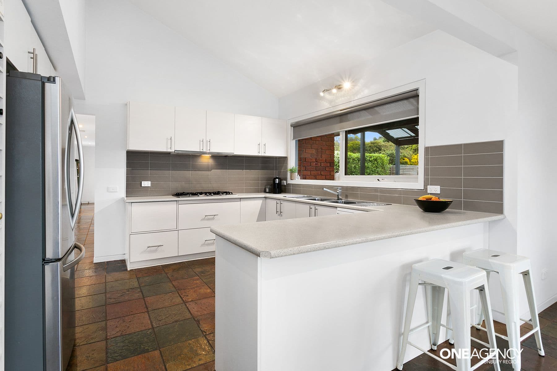 8 Atkinson Close, Sunbury, Sunbury - Thumbnail 7