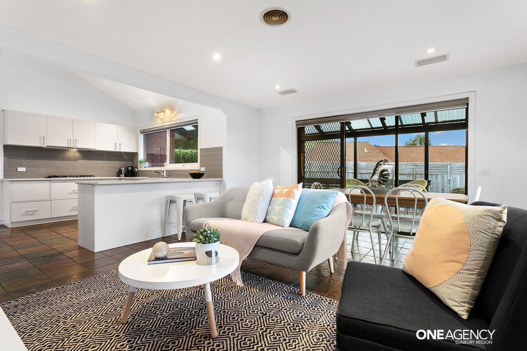 8 Atkinson Close, Sunbury, Sunbury - Thumbnail 8
