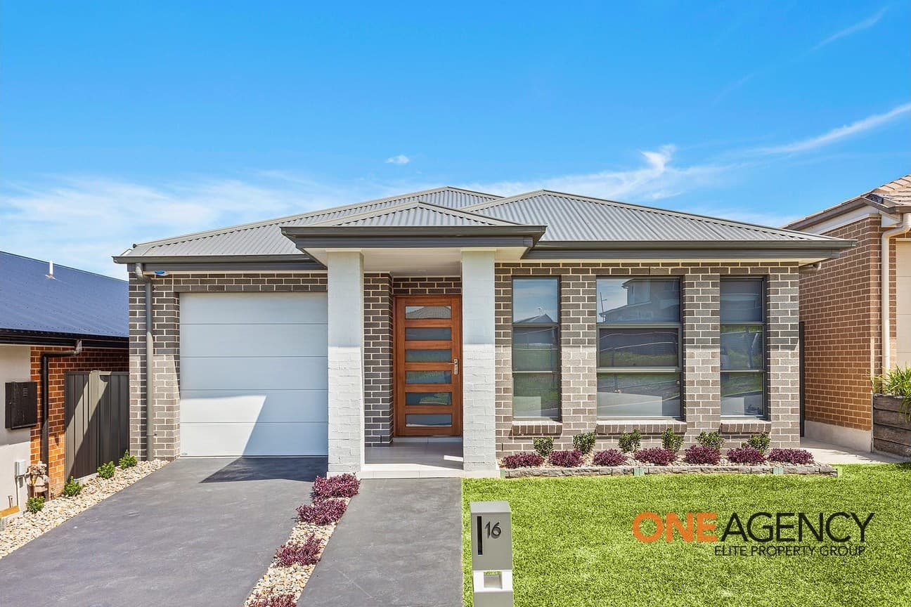 16 Farmgate Crescent, Calderwood, Calderwood - Image 1