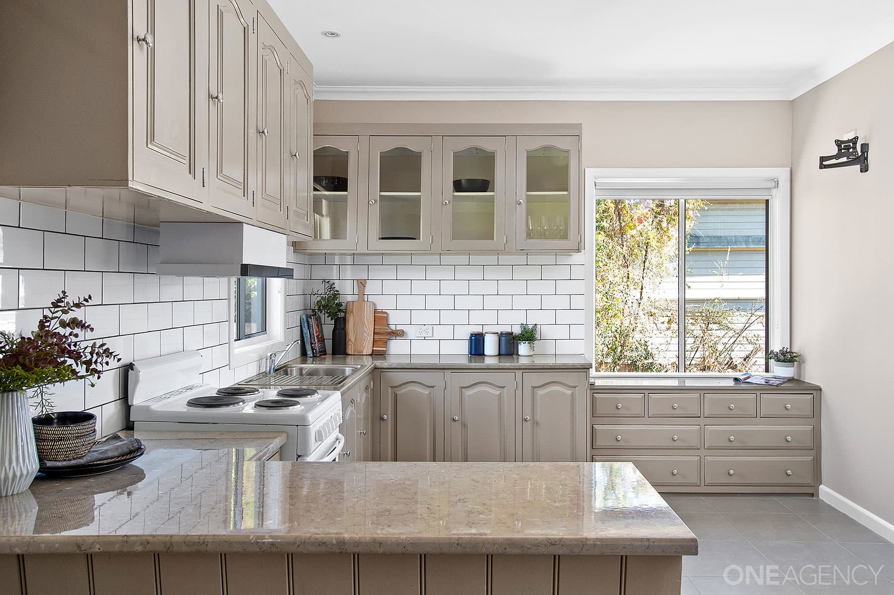 10 St Leonards Road, St Leonards, St Leonards - Thumbnail 2