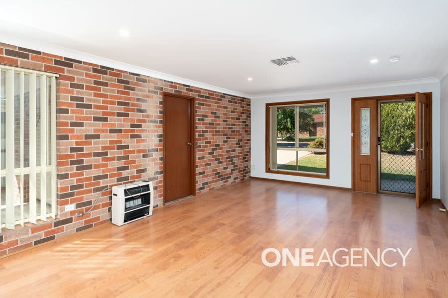 50 Karoom Drive, Glenfield Park, Glenfield Park - Thumbnail 2