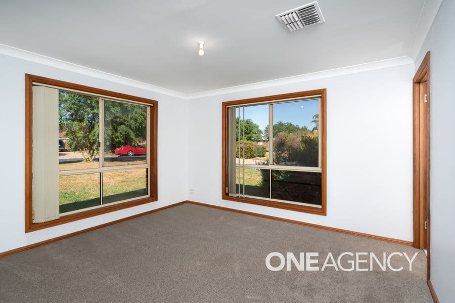 50 Karoom Drive, Glenfield Park, Glenfield Park - Thumbnail 4