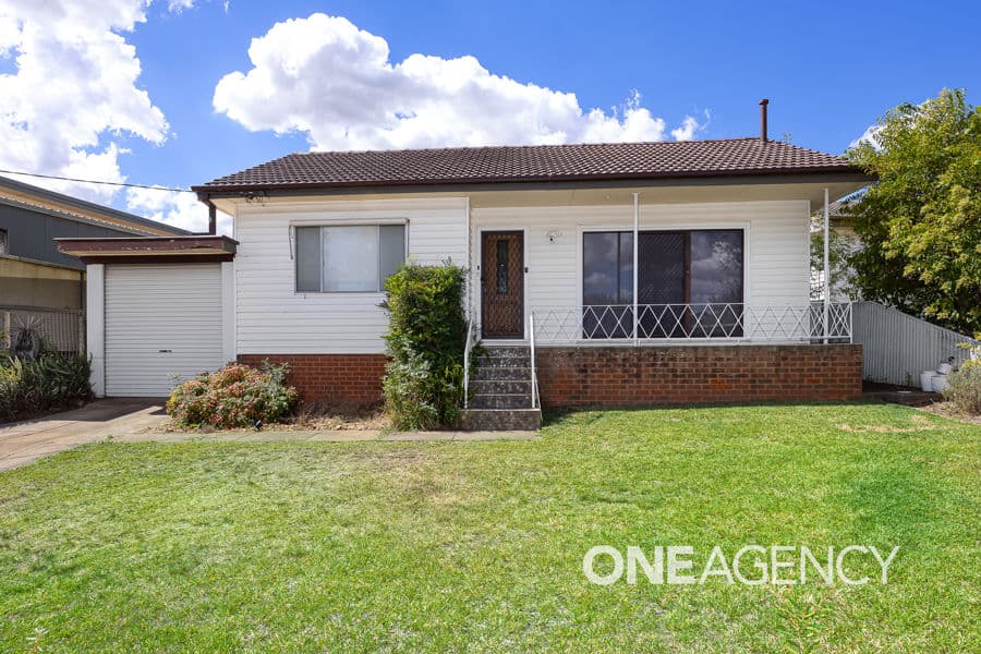 39 BELTANA Avenue, Mount Austin, Mount Austin - Image 1