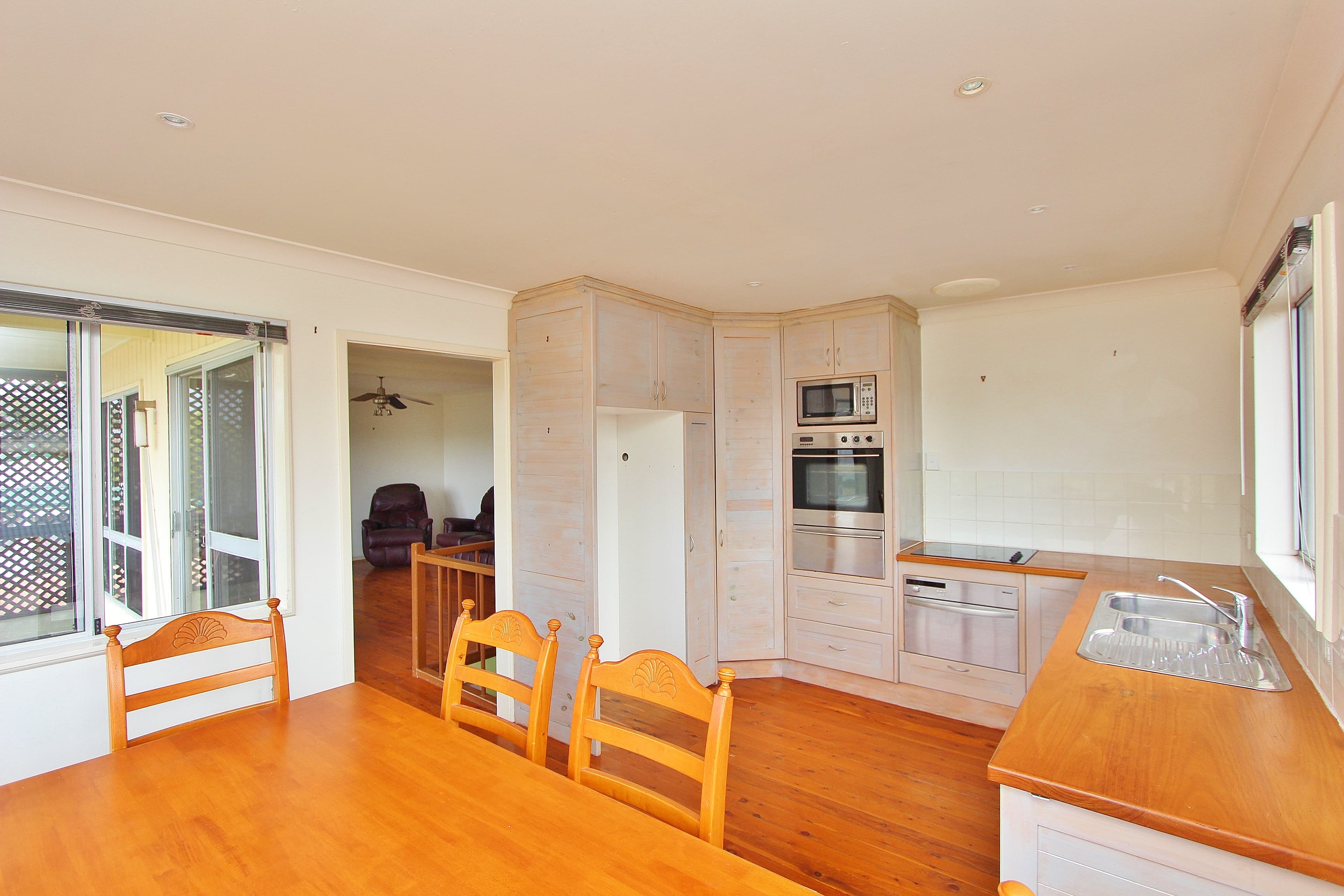 31 Eames Avenue, North Haven, North Haven - Thumbnail 3