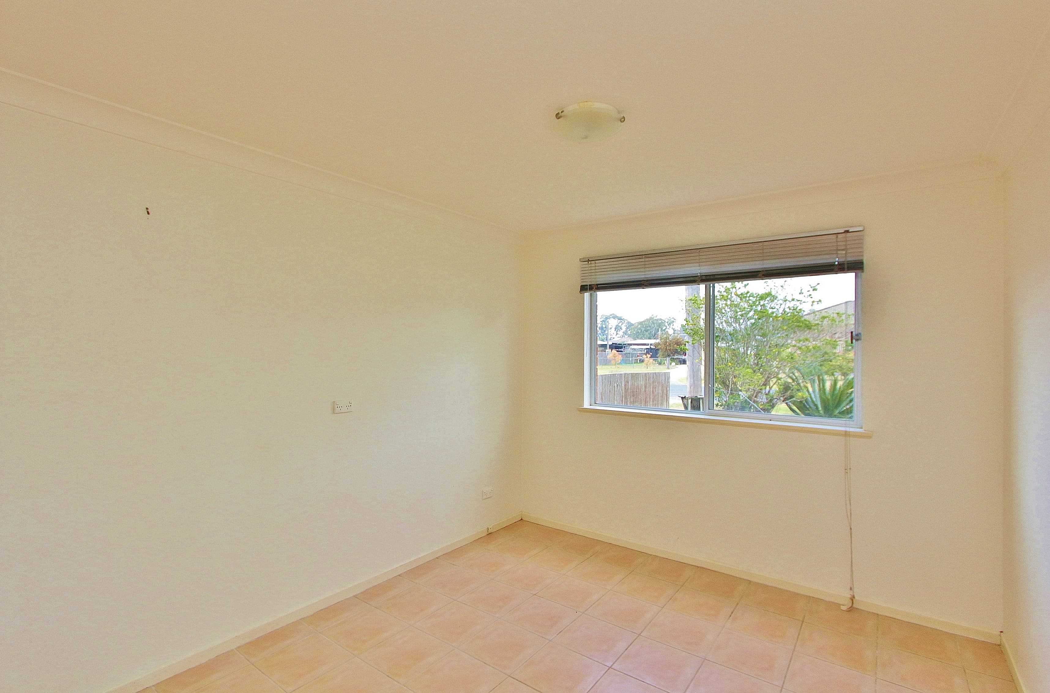 31 Eames Avenue, North Haven, North Haven - Thumbnail 7