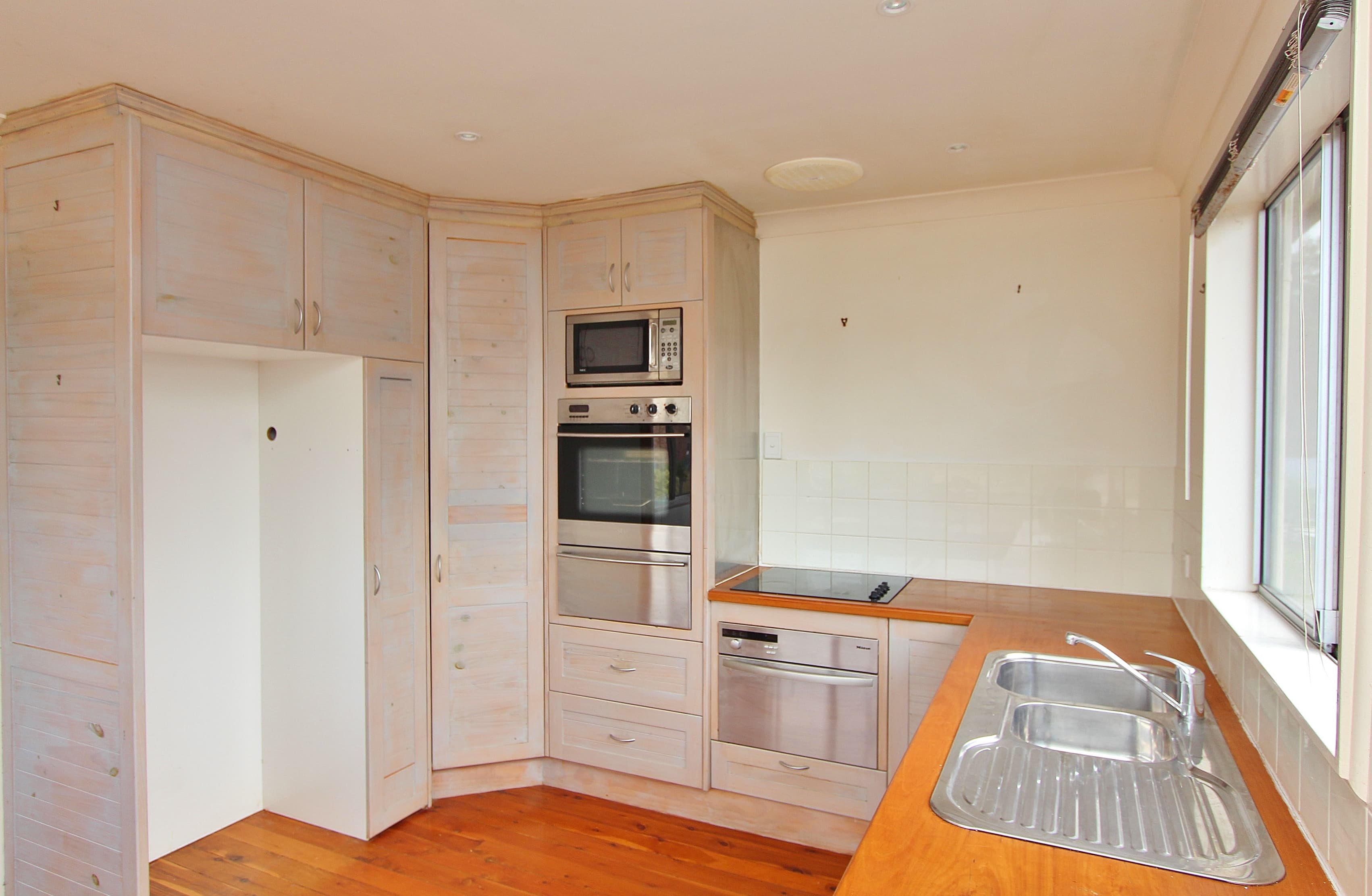 31 Eames Avenue, North Haven, North Haven - Thumbnail 5