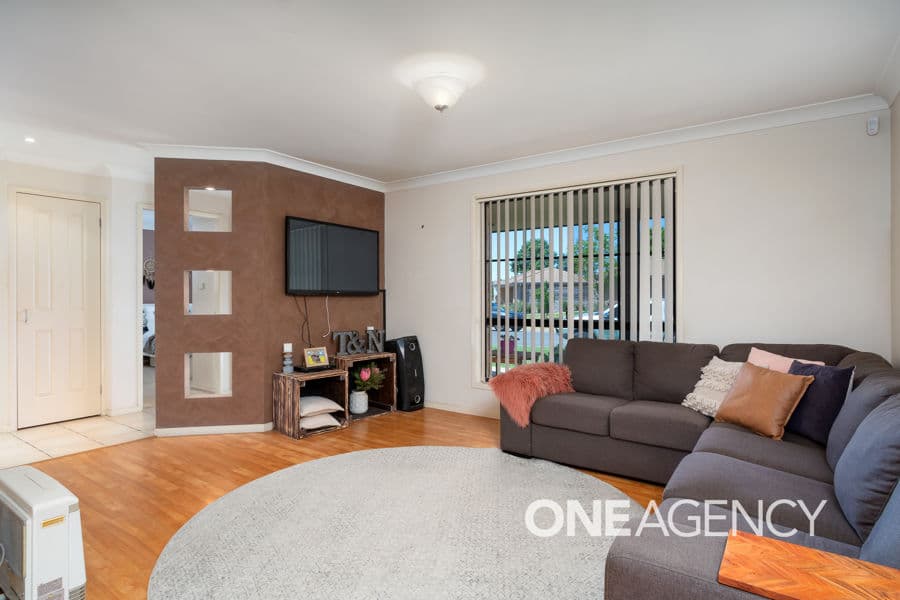 2/1 WOOMERA Place, Glenfield Park, Glenfield Park - Thumbnail 2