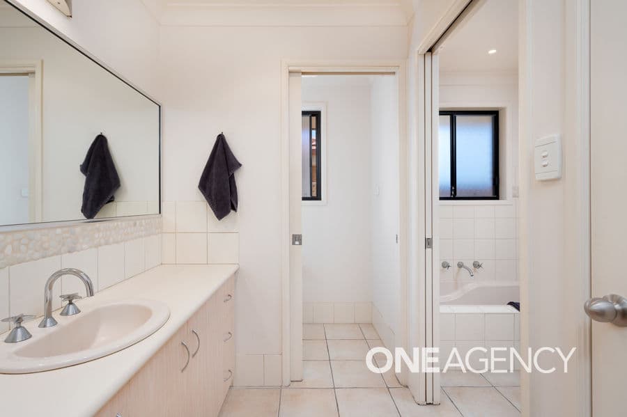 2/1 WOOMERA Place, Glenfield Park, Glenfield Park - Thumbnail 5