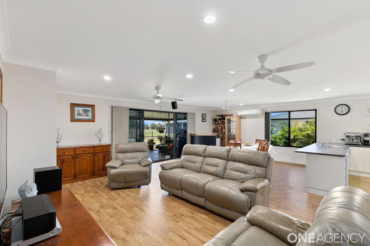 103 Seafarer Drive, River Heads, River Heads - Thumbnail 3