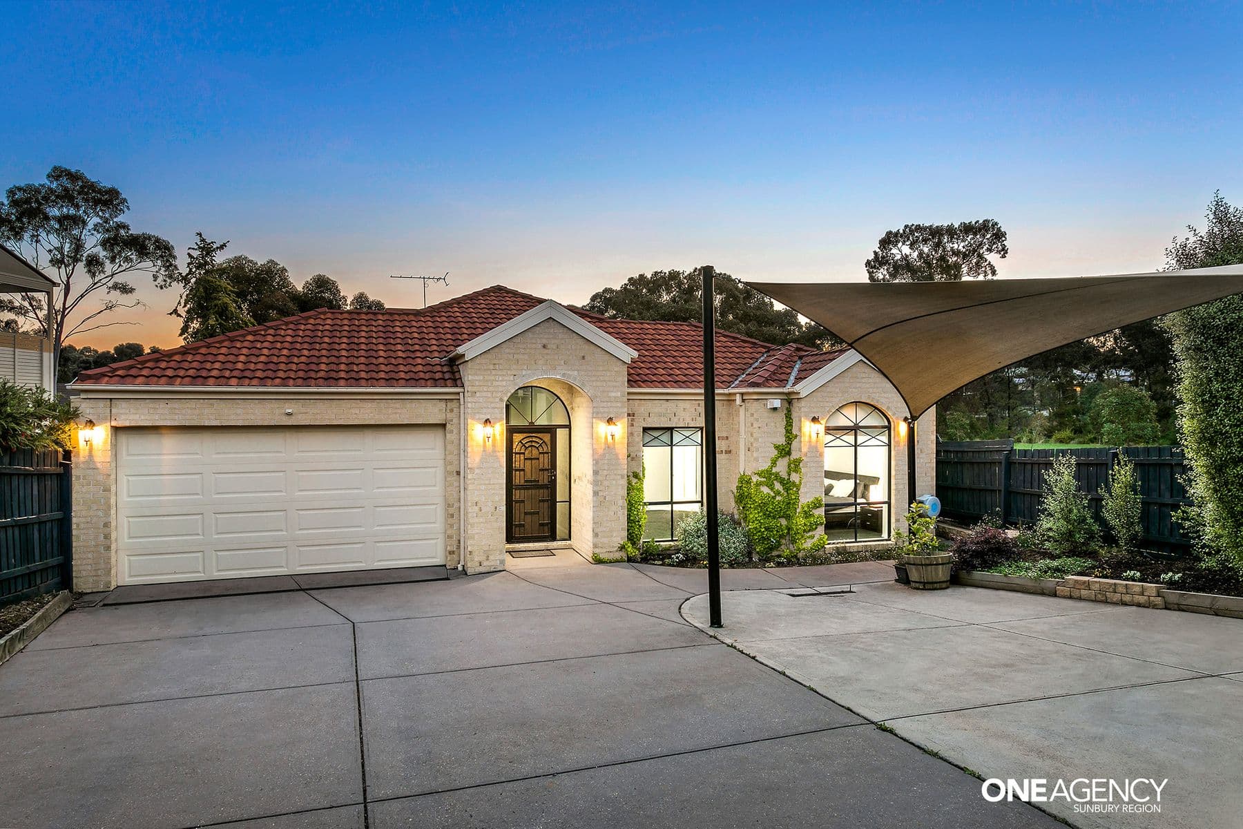 23 Renton Court, Sunbury, Sunbury - Thumbnail 2