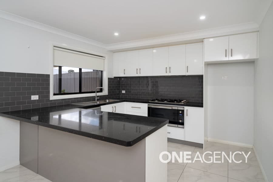18 Darcy Drive, Boorooma, Boorooma - Thumbnail 4