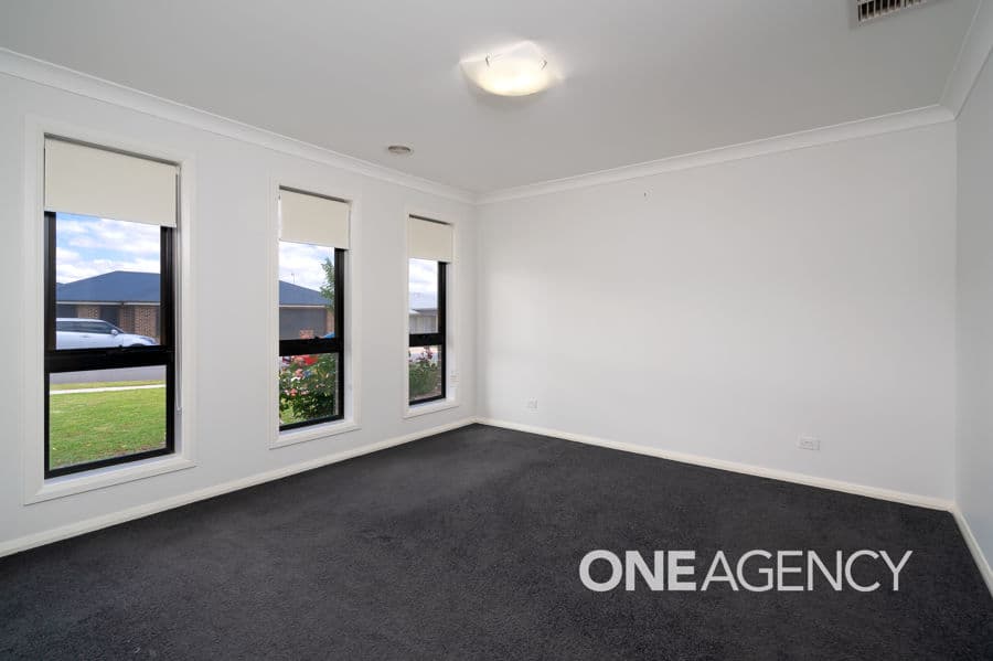18 Darcy Drive, Boorooma, Boorooma - Thumbnail 5