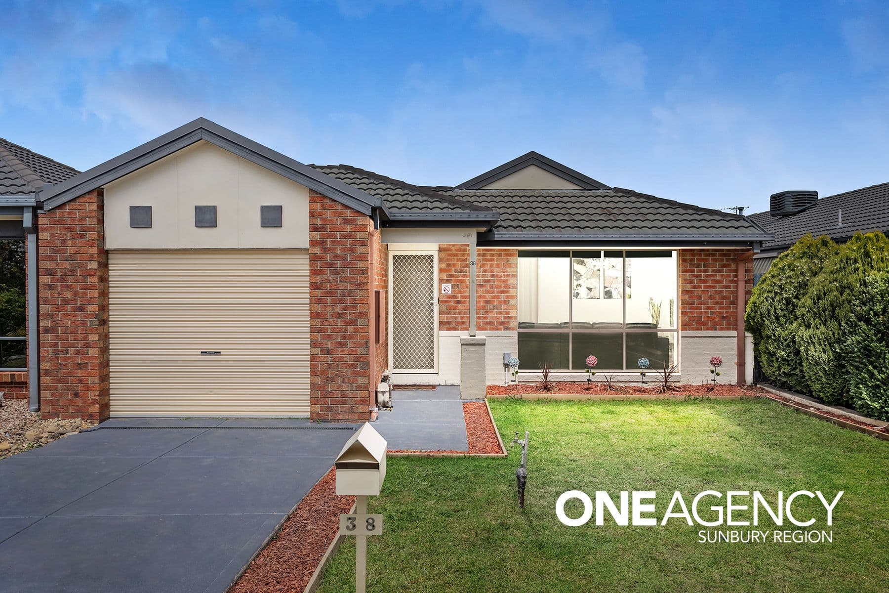 38 Cover Drive, Sunbury, Sunbury - Thumbnail 2