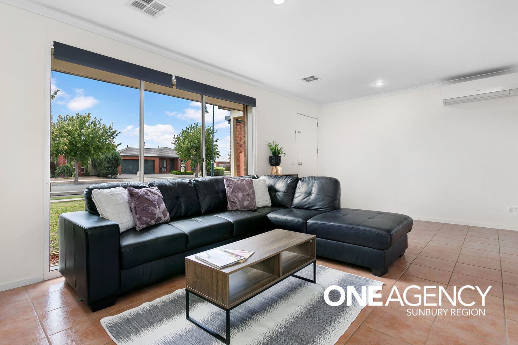 38 Cover Drive, Sunbury, Sunbury - Thumbnail 3