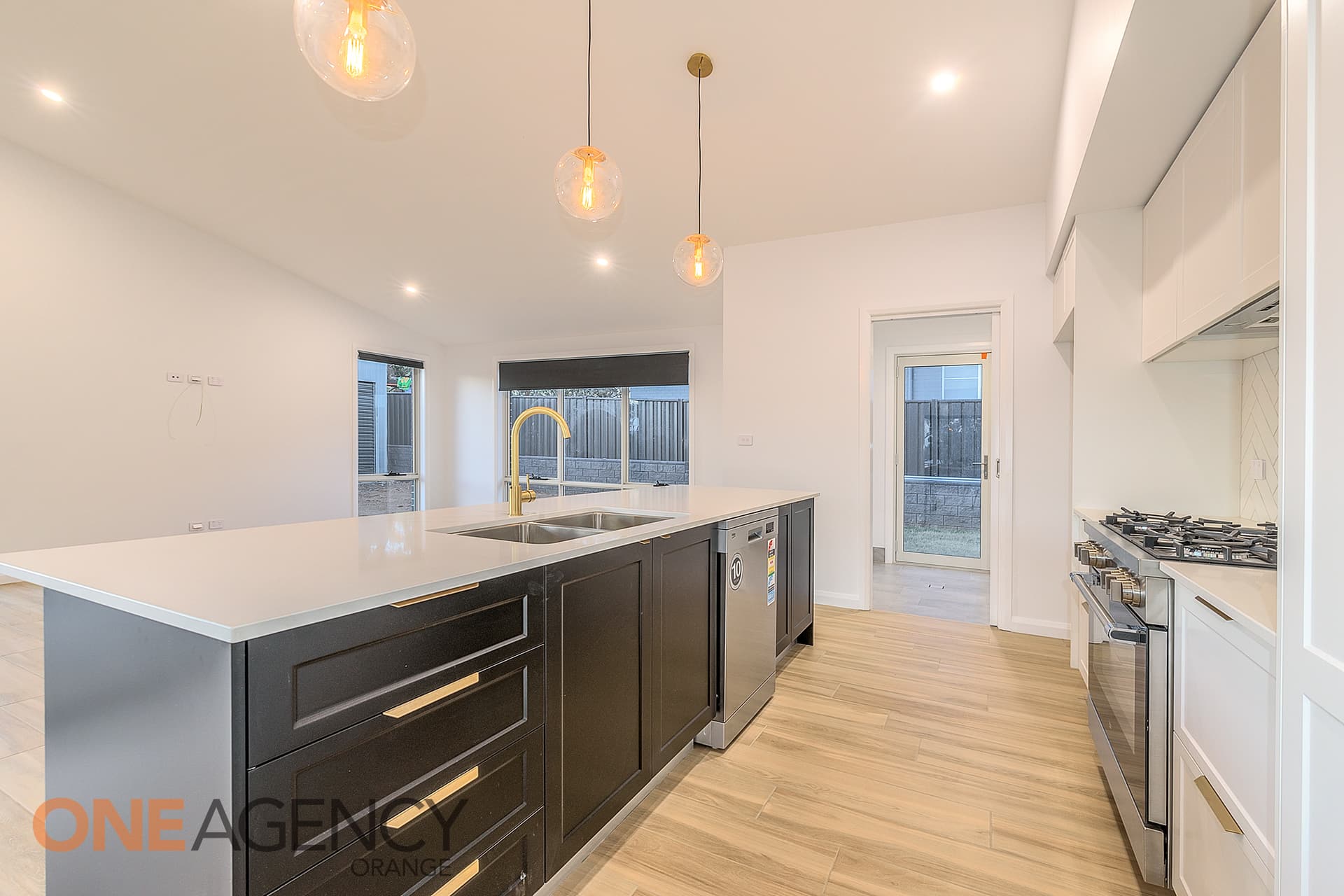 30 Stevenson Way, Orange, Orange - Thumbnail 3