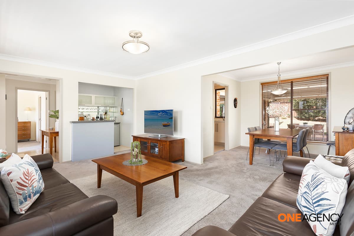10 Hibiscus Close, Alfords Point, Alfords Point - Image 1