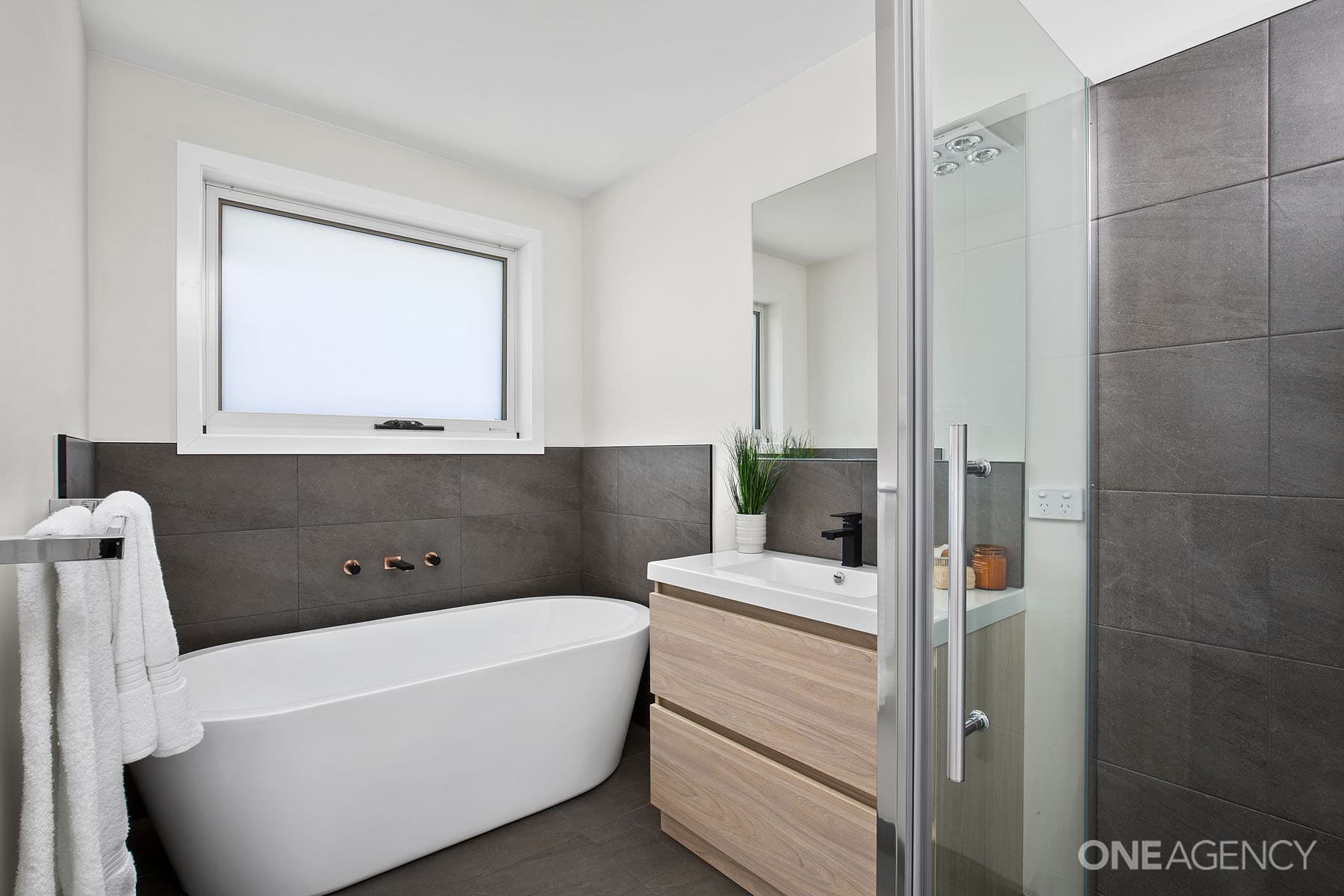 2/56 West Barrack Street, Deloraine, Deloraine - Thumbnail 2