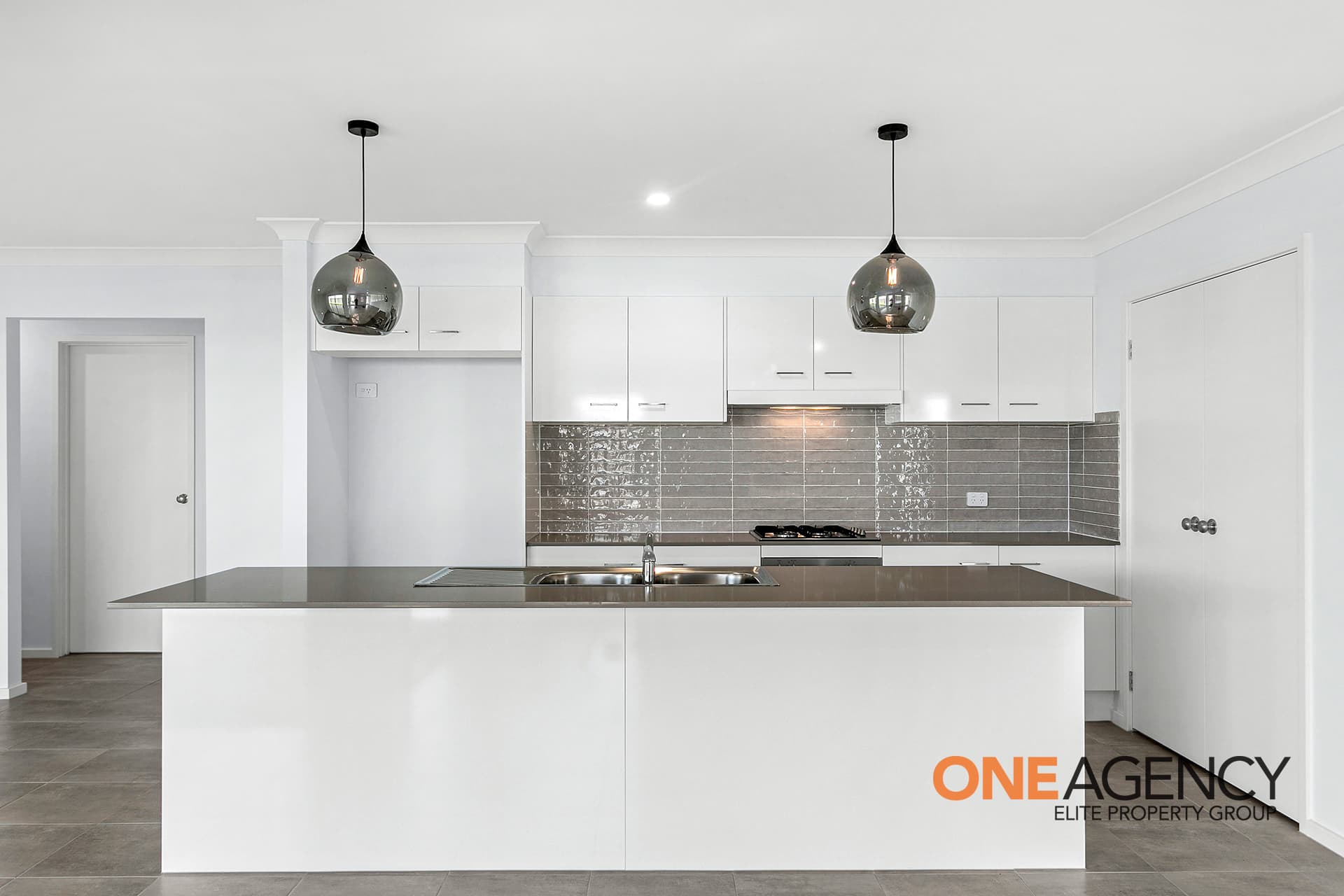 15 Oak Farm Road, Calderwood, Calderwood - Thumbnail 4