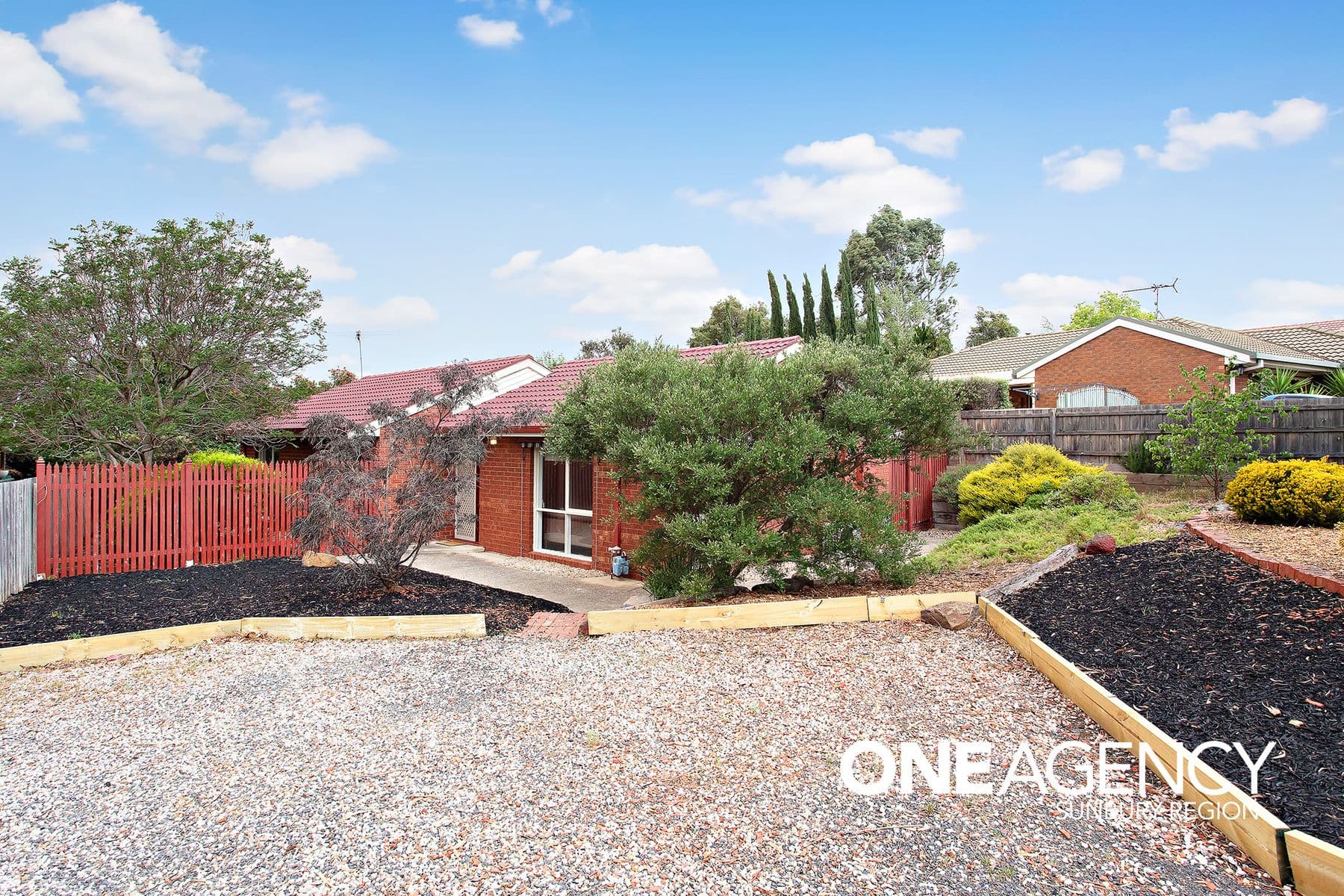 47 Olive Grove, Sunbury, Sunbury - Thumbnail 2